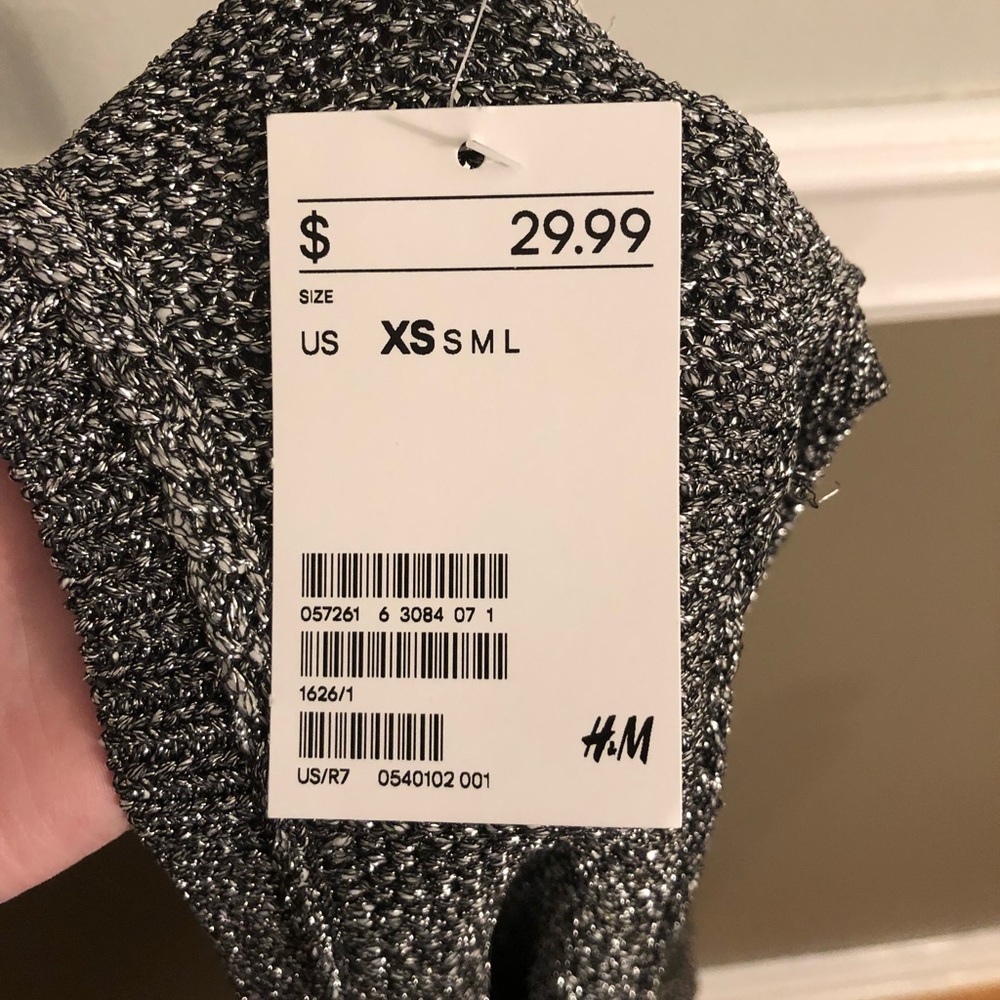 ✨Silver Racerback Tank✨ - Picture 4 of 6